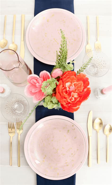 Customize with Color and Pattern: 15 Painted Dish Designs