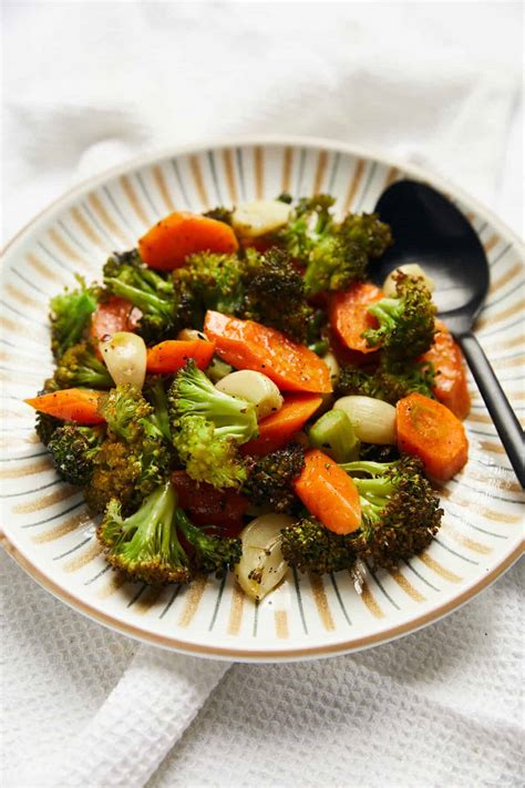 Roasted Broccoli and Carrots - Food Faith Fitness
