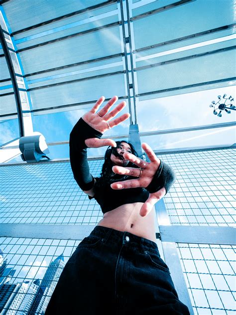 How to find visually stunning, authentic local foodie gems?