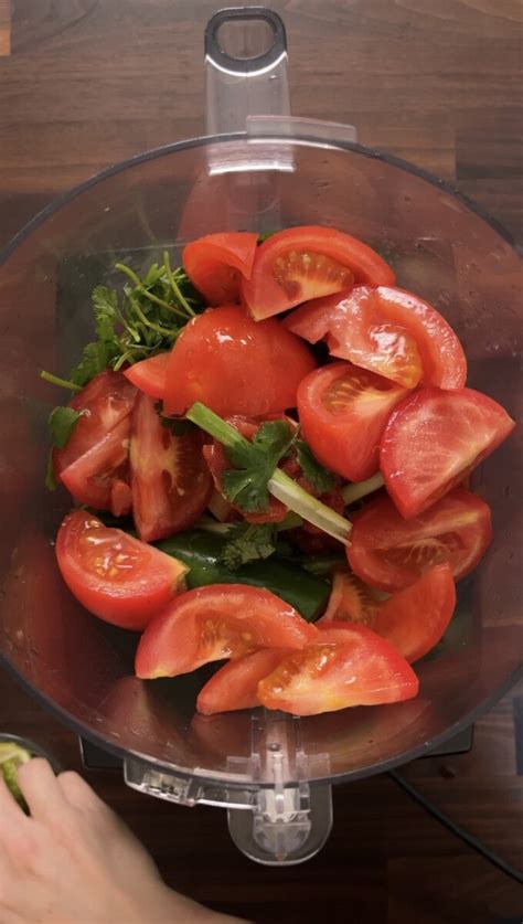 What specific visual techniques make a ‘Visual Bite’ truly scroll-stopping for foodies?