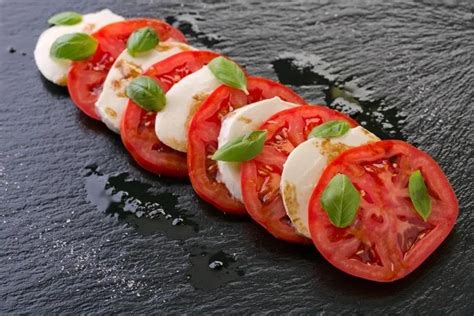 Plating hacks: Make home-cooked meals look restaurant-ready?