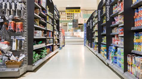 How to store fresh herbs so they stay photo-ready longer for culinary styling?