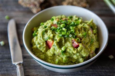 Quick visual hacks for storing fresh produce to maximize shelf life & aesthetic appeal?