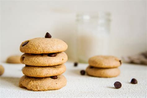 Collagen Chocolate Chip Cookies - Protein Powder Recipes | Dose & Co ...