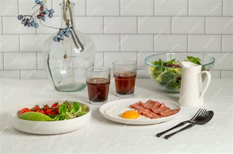 Free Photo | Delicious meals arrangement on table