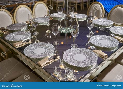 Elegant Dinner Table Setting Ideas - moeandelizabethjaussi