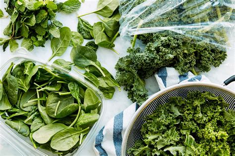 How to Use Your Refrigerator's Crisper Drawer | Epicurious