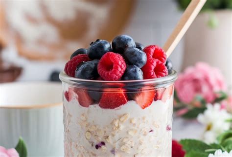 Mixed Berries Overnight Oats | Sugar&amp;Cinnamon