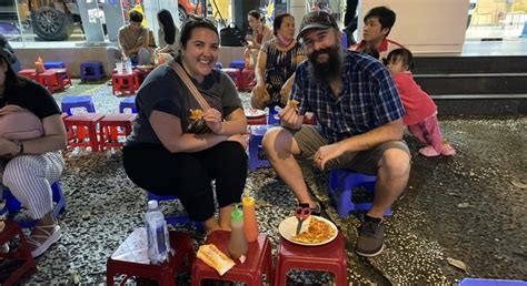 Beyond popular blogs, how do real foodies find authentic, visual local gems?