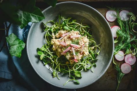 Lemony Apple and Dill Tuna Salad - Calm Eats