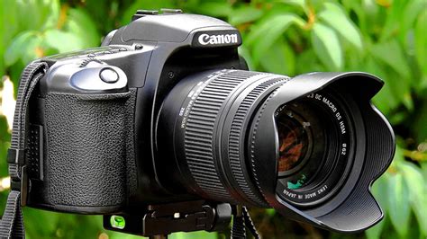 What camera angle best captures ‘yum factor’ for a Visual Bite food plating?