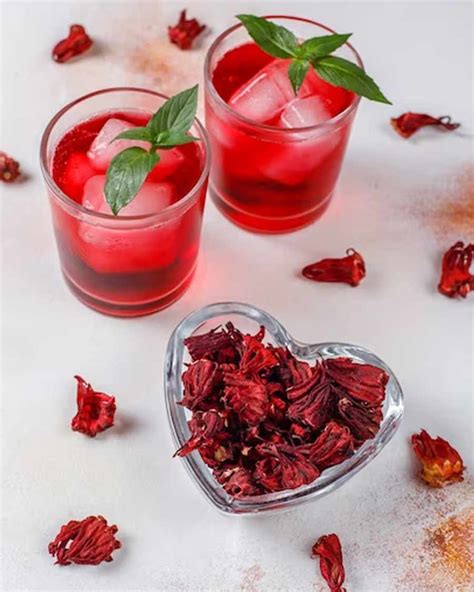 Blooms On The Plate: 5 Edible Flowers You Can Use To Garnish Your ...