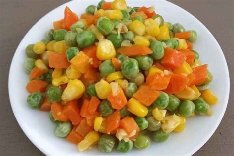 Easy Buttered Mixed Vegetables for Colorful Comfort – Urbaki Cooking