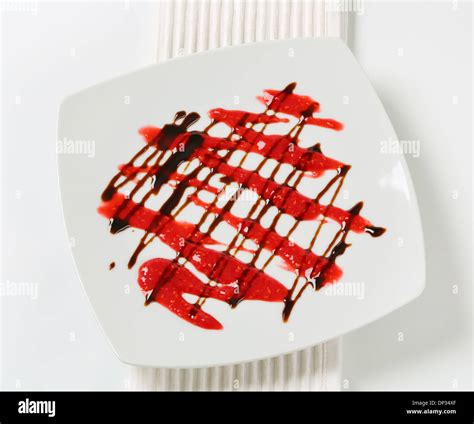 Drizzle of coulis hi-res stock photography and images - Alamy