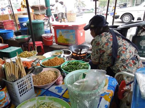 Is Street Food Safe? - A Guide To Survive Street Food