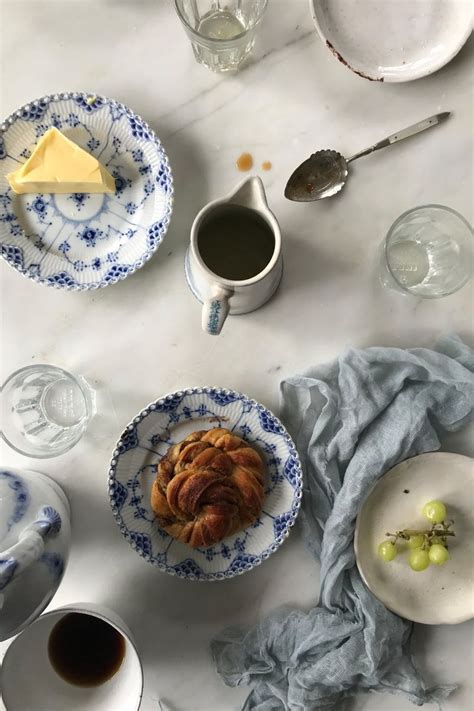 How to capture stunning foodie travel photos on a phone?