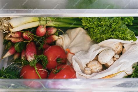 Smartest veggie drawer organization for zero food waste?