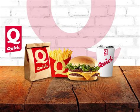 Quick tips for plating gourmet dishes for stunning food photography?