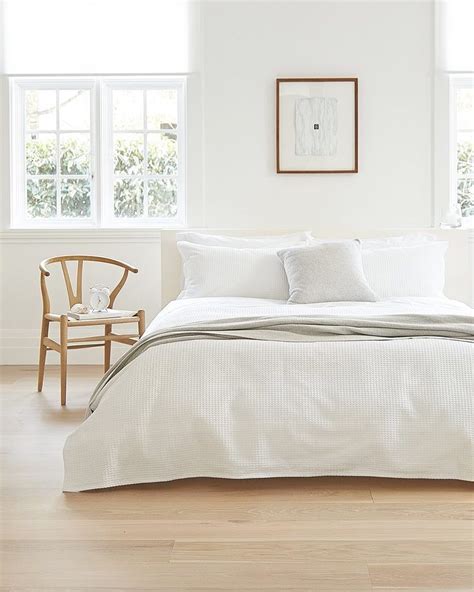 How to Live a Minimalist Lifestyle: Your Guide to Minimalism