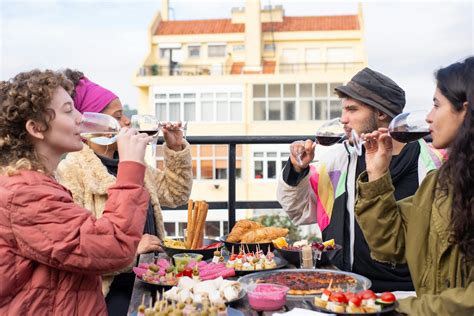 Sharing Food · Free Stock Photo