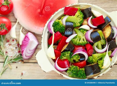 Preparation Garnish. Raw Fresh Vegetables - Broccoli, Eggplant, Bell ...