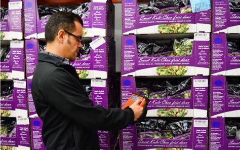 Optimize fresh produce storage for peak visual appeal & taste?