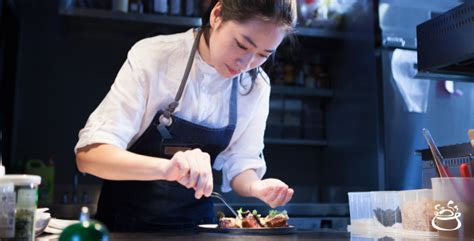 Beyond taste, how do visual plating techniques elevate home cooking?